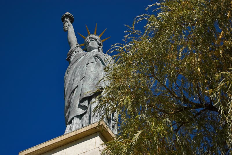 Statue de la LibertÃ© Ã  Paris.4